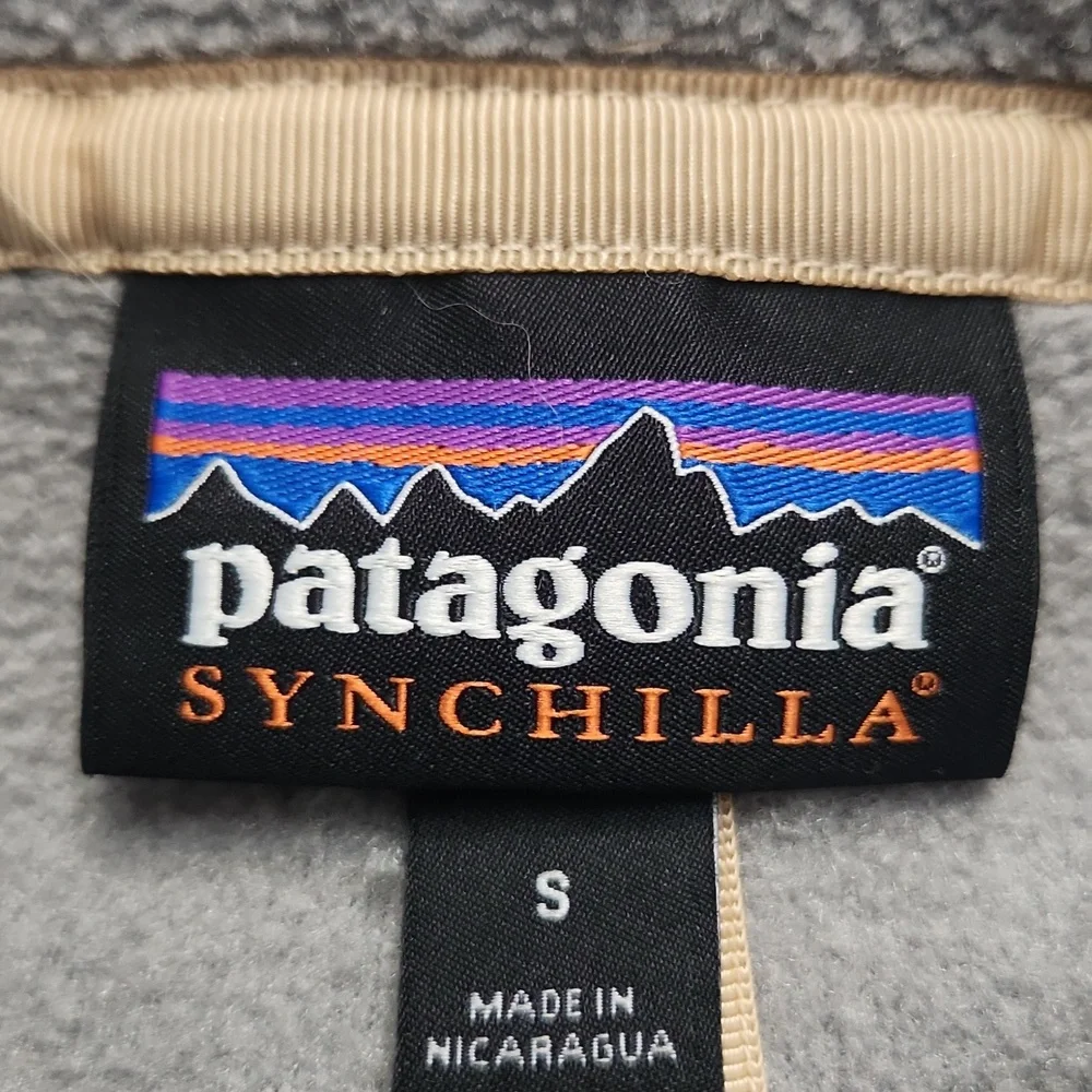 Patagonia Gray and Cream Fleece Pullover - Picture 5 of 5